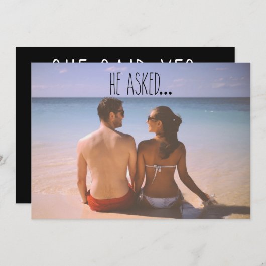 De datumfoto opslaan | Hij vroeg... Save The Date (Voorkant / Achterkant)