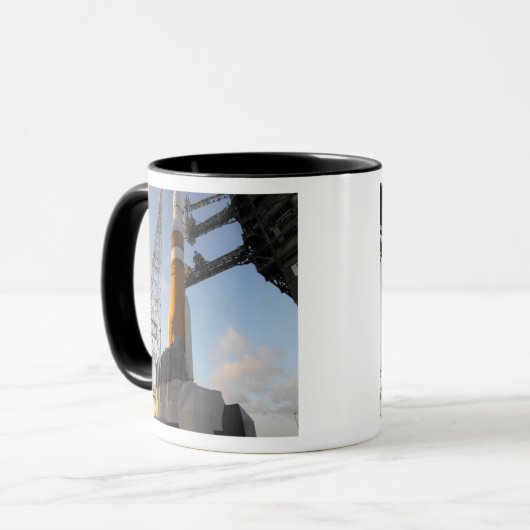 De delta IV-raket Mok (Voorkant links)