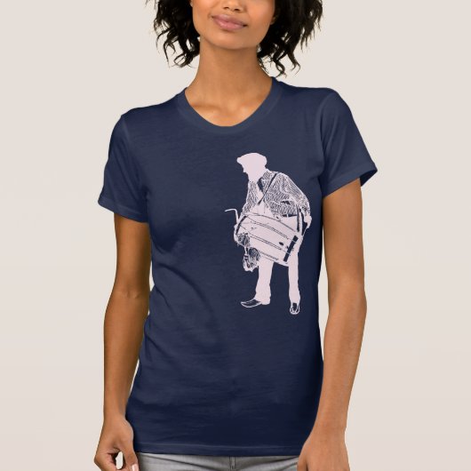 De Dholi - Roze op de marine T-shirt (Voorkant)
