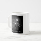 De Dice is een leugen. Koffiemok (Voorkant links)