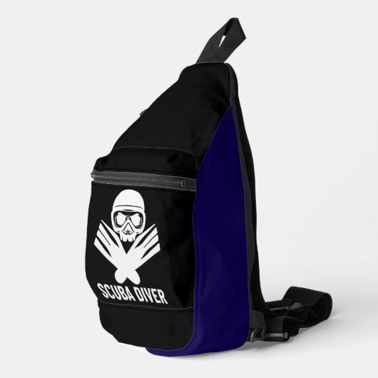 De diepte verkennen met een gepassioneerde duiker sling bag (Rechterhoek)