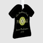 De Dinking Dude Guy Pickleball Bal Ornament (voorkant)