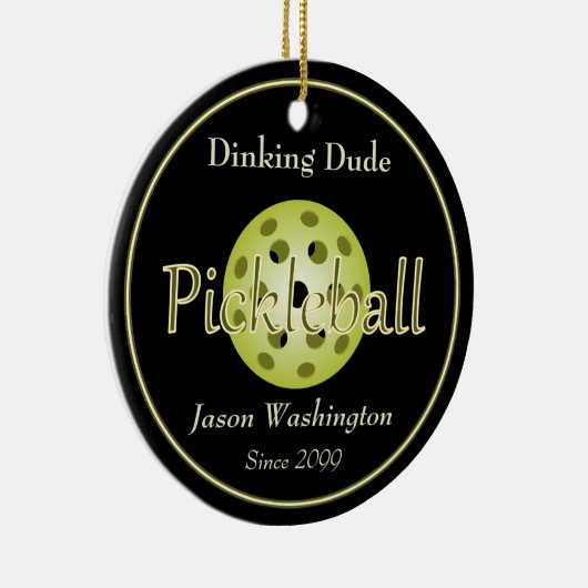 De Dinking Dude Guy Pickleball Ball Keramisch Ornament (Rechts)