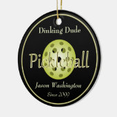 De Dinking Dude Guy Pickleball Ball Keramisch Ornament (Links)