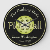 De Dinking Dude Guy Pickleball Ball Wall Clock Grote Klok (Voorkant)