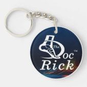 DE DOC RICK - ACRYL SLEUTELHANGER (Voorkant)