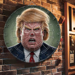 De Donald Dartbord<br><div class="desc">Afbeelding van Donald Trump Dart Board. Een humoristisch dartboard met een karikatuur van Donald Trump, met een bullseye op zijn neus. Perfect voor een spelletjesavond met vrienden of om in je huis te laten zien. Een rond dartboard met een karikatuur van Donald Trump. Het doelwit is gecentreerd op zijn gezicht,...</div>