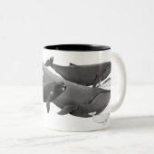 De draai van walviskunst tweekleurige koffiemok (Voorkant rechts)
