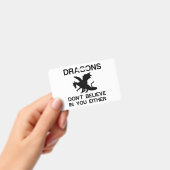 DE DRAGONS GELOVEN NIET IN U OOK BADGE (Handheld)