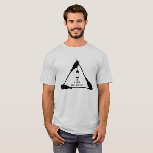 DE DRIE BROOMSTICKS™ Logo T-shirt (Voorkant volledig)