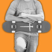 De drie spijkers wit kruis Christelijk Persoonlijk Skateboard