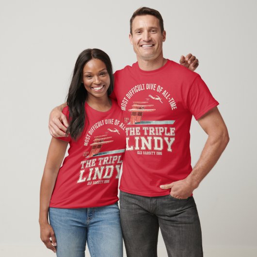 De drievoudige Lindy T-shirt (Unisex)