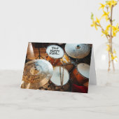 De drummer in hun gelukkige plaats komt snel goed kaart (Gele Bloem)