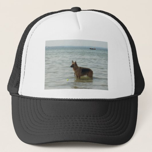 De Duitse herder bij de Beach Trucker Pet (Voorkant)