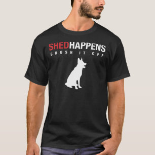 De Duitse Shepherd Dog Shed gebeurt in een borstel T-shirt