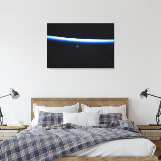 De dunne atmosfeer van de aarde en een gigantische canvas afdruk (Insitu (Slaapkamer))
