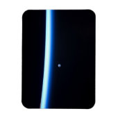 De dunne atmosfeer van de aarde en een gigantische magneet (Verticaal)