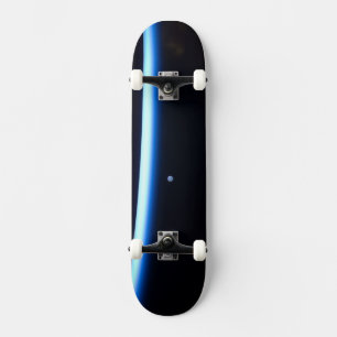 De dunne atmosfeer van de aarde en een gigantische persoonlijk skateboard