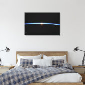 De dunne lijn van de atmosfeer op aarde 2 canvas afdruk (Insitu (Slaapkamer))