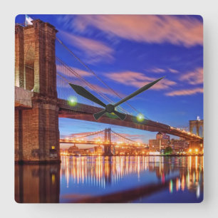 De East River, Brooklyn Bridge, Manhattan Vierkante Klok