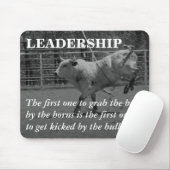 De echte leiders grijpen de stier in de hoorns muismat (Met muis)