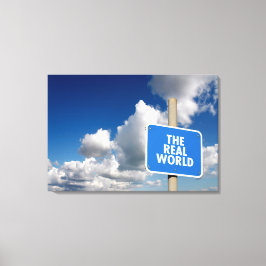 De echte wereldseinpost met blauwe lucht en wolken canvas afdruk