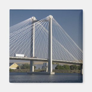 De Ed Hendler Bridge overspant de Columbia Magneet