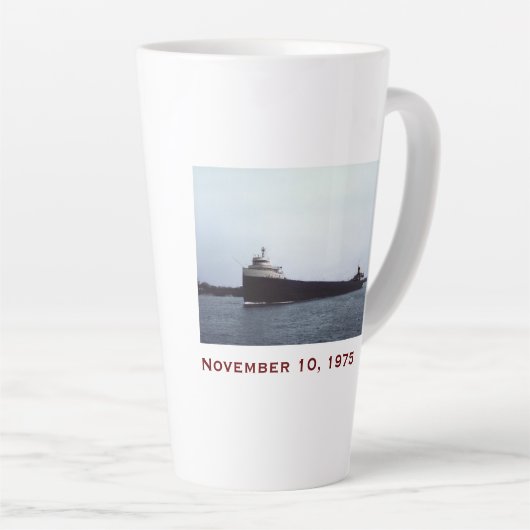 De Edmund Fitzgerald met Crew Names Latte Mok (Rechterhoek)