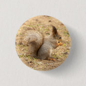 De eekhoorn eet een moerfoto ronde button 3,2 cm (Voorkant)