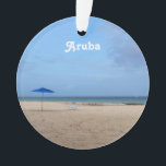De Eenzaamheid van Aruba Ornament<br><div class="desc">Zandig strand met een paraplu en stoel op een strand in Aruba.</div>