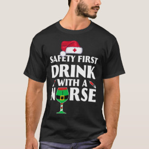 De eerste Drink van de veiligheid met een Zondige T-shirt