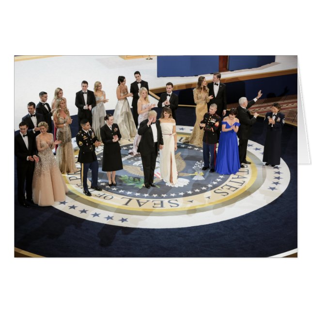 De eerste familie bij de vrijheidsbal (Voorkant Horizontaal)
