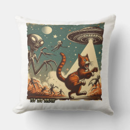 De eerste is Cat UFO Selfie:  Invasion #02 Pillow. Kussen