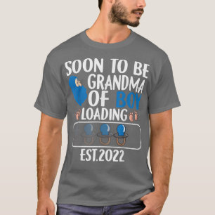 De eerste keer dat grootmoeder van jongen binnenko t-shirt