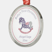 De eerste kerst van Cute Paarse Rocking Horse Baby Metalen Ornament (Links)