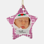 De eerste kerstdagen van de baby en de roze sterre keramisch ornament (Rechts)