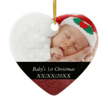 De eerste kerstfoto van baby's met rood kruipen