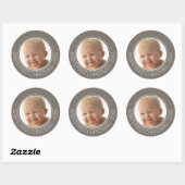 De eerste kerstfoto van de baby: Aangepaste naam e Ronde Sticker (Vel)