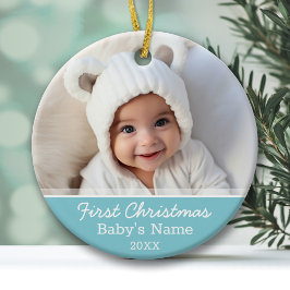 De eerste kerstfoto van de baby - Blue Boy Backgro Keramisch Ornament