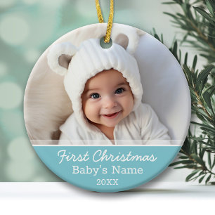 De eerste kerstfoto van de baby - Blue Boy Backgro Keramisch Ornament