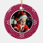 De eerste kerstfoto van de baby: Red White Snowfla Keramisch Ornament (Voorkant)