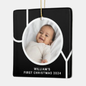 De eerste kerstfoto van een moderne baby is zwart keramisch ornament (Links)