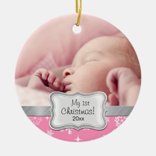De eerste Kerstmis van de baby.  Roze en witte sne Keramisch Ornament (Voorkant)