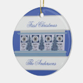 De eerste Kerstmis van de familie in blauwen geper Keramisch Ornament (Links)