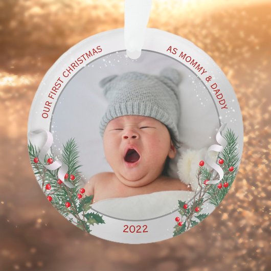 De eerste Kerstmis van de nieuwe baby met zilveren Ornament