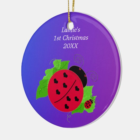 De eerste Kerstmis van Whimsical Ladybug Keramisch Ornament (Links)