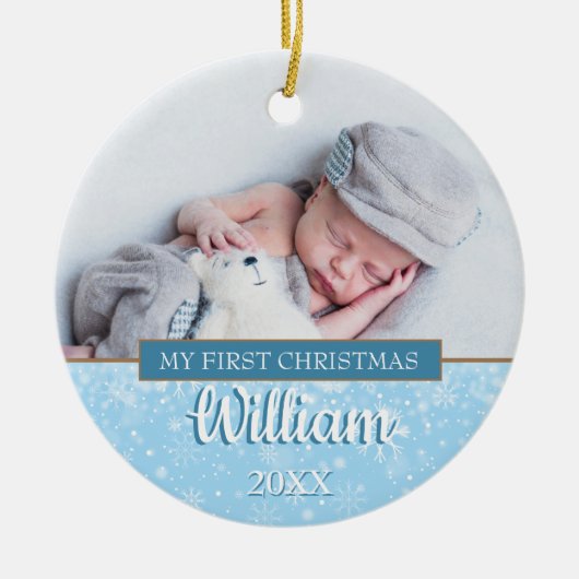 De eerste kerstsneeuwvlokken Baby Fotojongetje Keramisch Ornament (Voorkant)