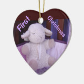 De eerste kerstversiering van baby's is een gevlek keramisch ornament (Links)