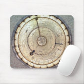 De eerste lentegedreven klok met druk, uitzicht va muismat (Met muis)