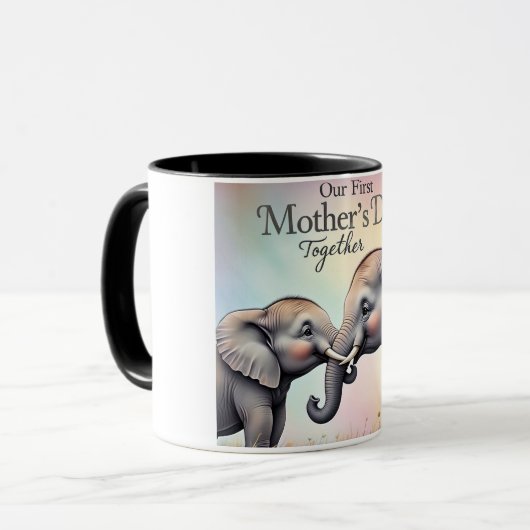 De eerste Moederdag van de olifant samen Moederdag Mok (Voorkant links)